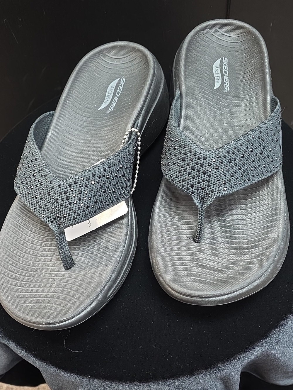 NWT Skechers Go Walk Arch Fit Dazzle Black Size 7